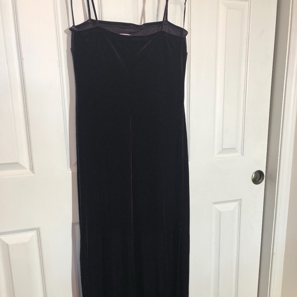 Purple, velvet, floor length gown, size Medium - Picture 4 of 8